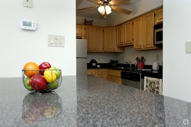 Studio - Breakfast Bar - Village East