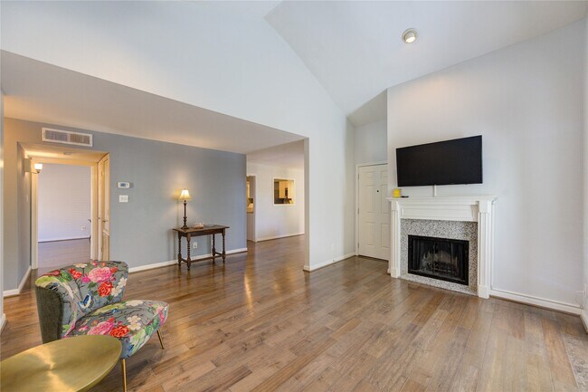 Foto del edificio - 4000 Purdue St