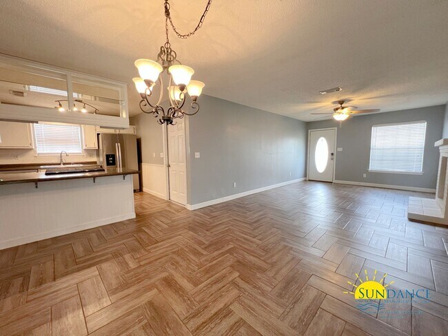 Foto del edificio - Gorgeous 3 Bedroom Home in Mary Esther: Mo...