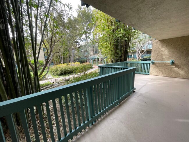 Building Photo - 576 N Bellflower Blvd