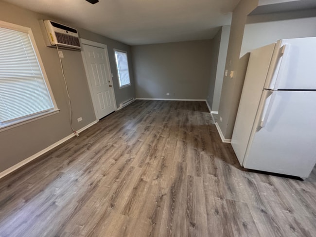 Building Photo - 474 W 14th Pl