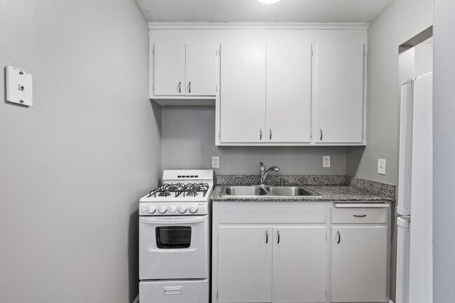 Foto del edificio - Spacious 1BR/1Bath apartment available Now!