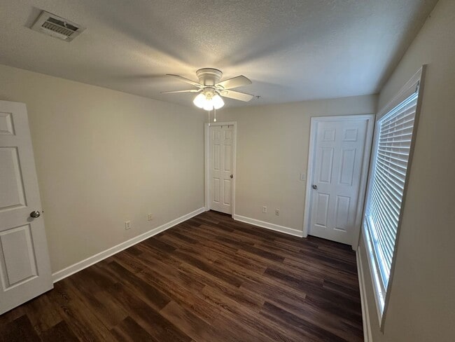Edge West - Edge West Apartment