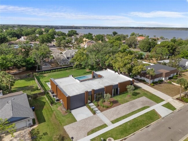 Foto del edificio - 8966 Easterling Dr