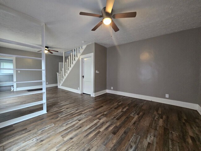 Building Photo - 1104-1106 South Jay Street