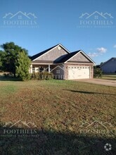 Building Photo - 103 Tea Leaf Ct