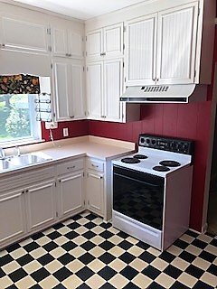 Building Photo - Spacious 2+BR/1.5BA on almost 1 acre in Go...