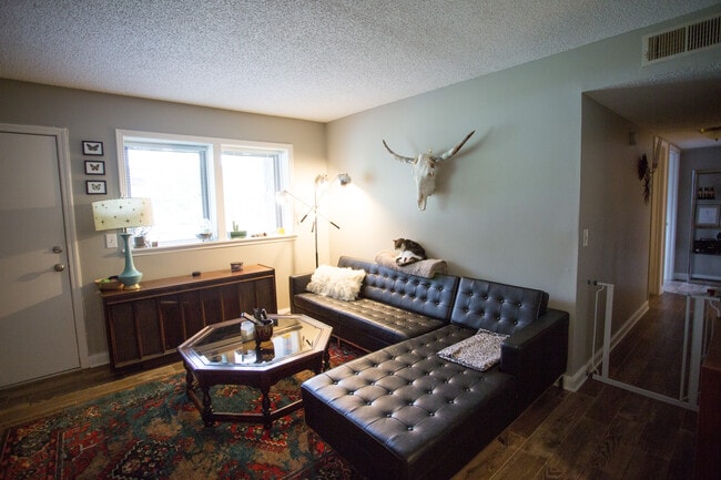 Photo - 2929 Selena Dr Apartment