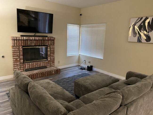 Building Photo - 16405 Kashiwa Way