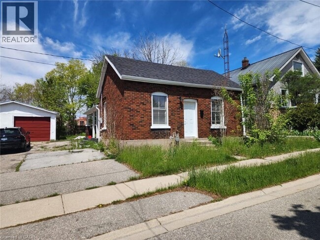 Building Photo - 32 Niagara St