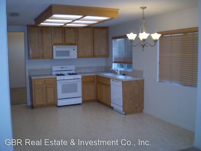 Foto del edificio - 4 br, 3 bath House - 140 Johnson Street