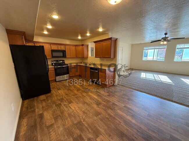Foto del edificio - 6941 Village River Ln