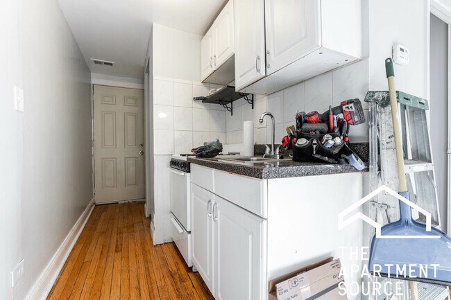 Foto del edificio - 4837 N Kimball Ave