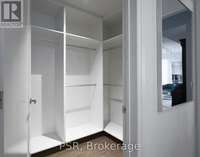 Photo du bâtiment - 71 Redpath Ave