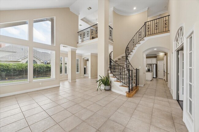 Building Photo - 1119 Gardencrest Ln