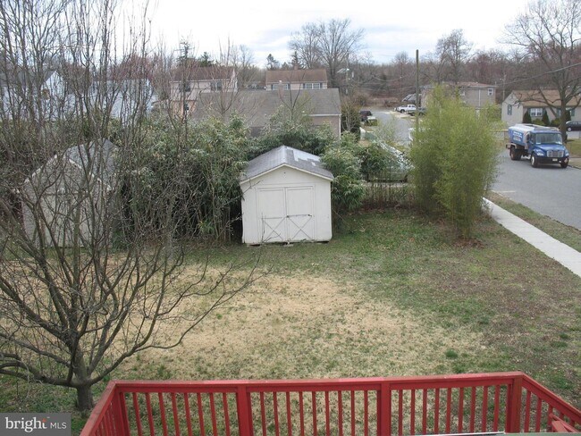 Foto del edificio - 400 Hessian Ave