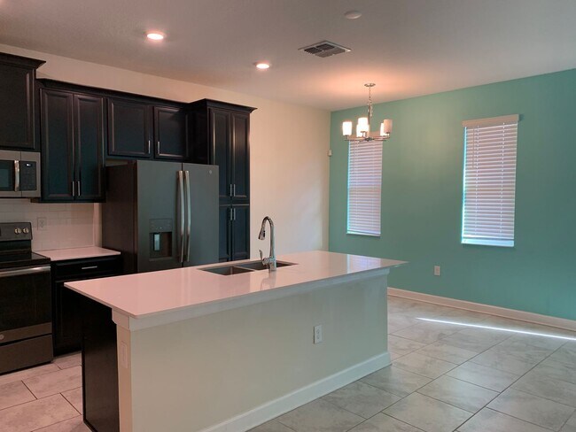 Building Photo - 3 Bedrooms, 2.5 Bathrooms home