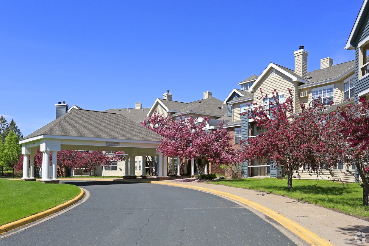 Devonshire Apartments 10310 Devonshire Rd Bloomington, MN