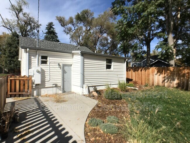 Foto del edificio - 2574 Kendall St