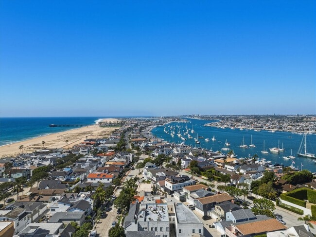 Building Photo - 1530 Miramar Dr