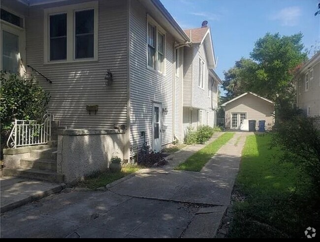 Building Photo - 3125 Bell St