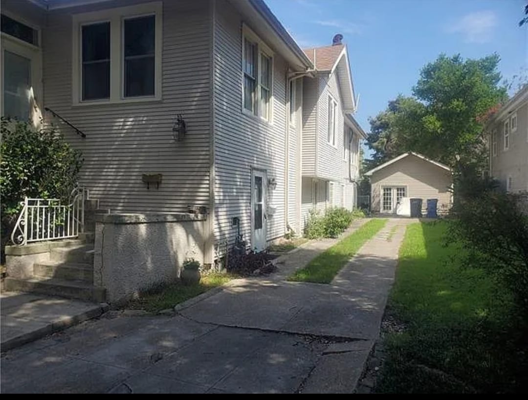 Primary Photo - 3125 Bell St