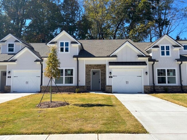 Photo - 66 Village Ct Townhome