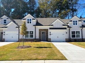 Building Photo - 66 Village Ct
