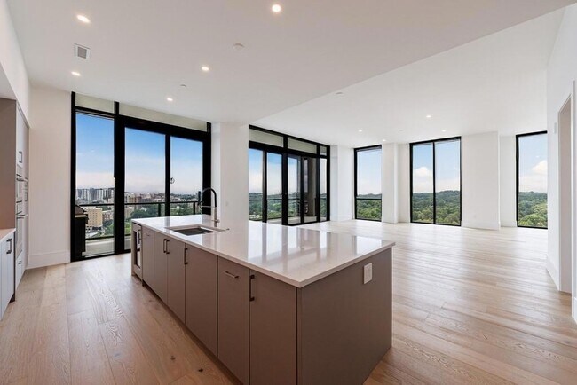 Foto del edificio - 2425 Peachtree Rd