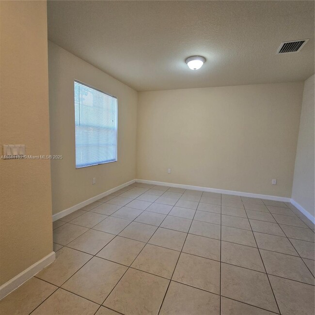 Foto del edificio - 9031 SW 227th St