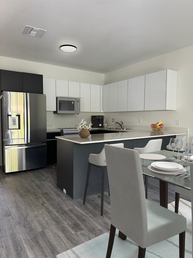 Área de comedor - Eagle Trace Townhomes