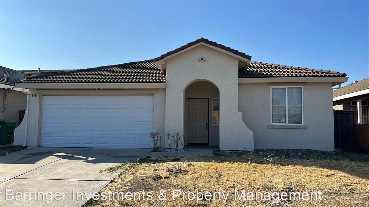 Foto principal - 4 br, 2 bath House - 3020 McCook Way