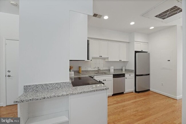 Building Photo - 1314 Massachusetts Ave NW