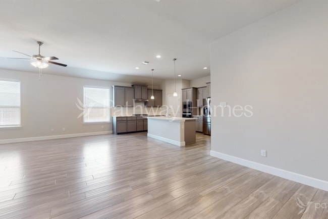 Building Photo - 3556 Walnut Rdg Dr