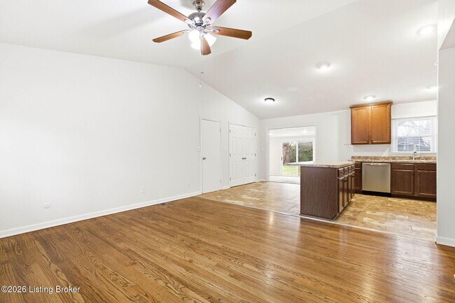 Foto del edificio - 2403 Silverbrook Ave