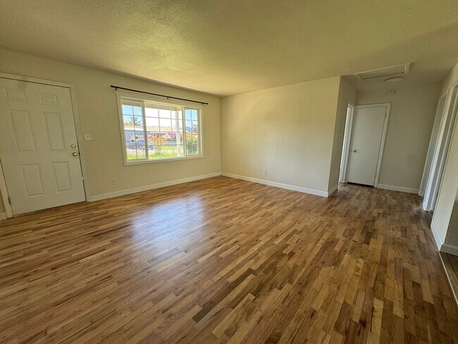 Building Photo - Recently remodeled 2-bedroom, 1-bathroom home