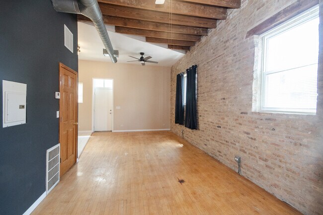 Foto del edificio - 2849 W Belmont Ave