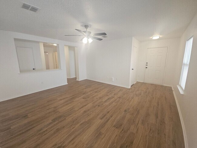 Building Photo - Nice Home in Mansfield ISD