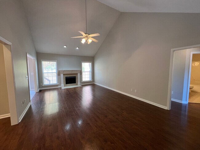 Foto del edificio - 3BR 2BA + Bonus Room Home on Cookstown in ...