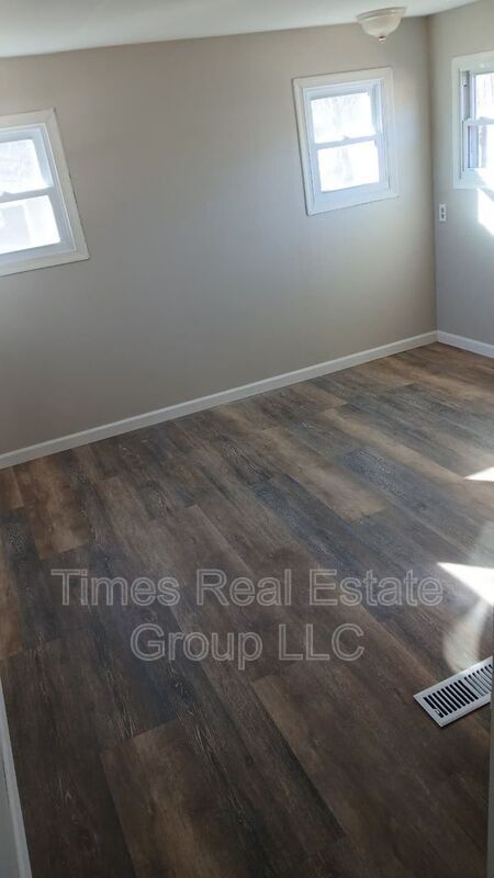 Foto del edificio - 1994 Creek Rd