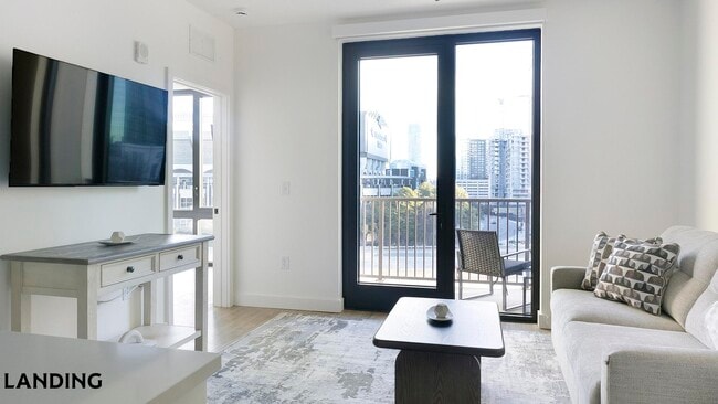 Building Photo - 1007 S Mint St