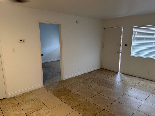 Building Photo - Affordable 1 Bedroom Condo in Central Las Vegas