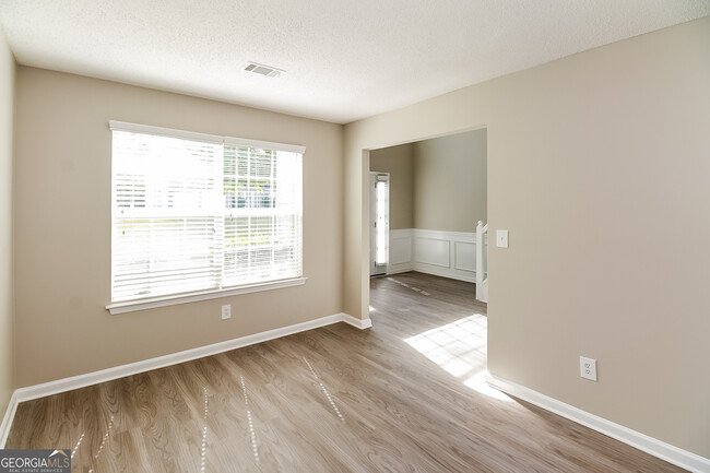 Building Photo - 4325 Holliday Rd