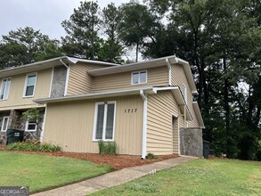 Building Photo - 1717 Wynndowne Trail