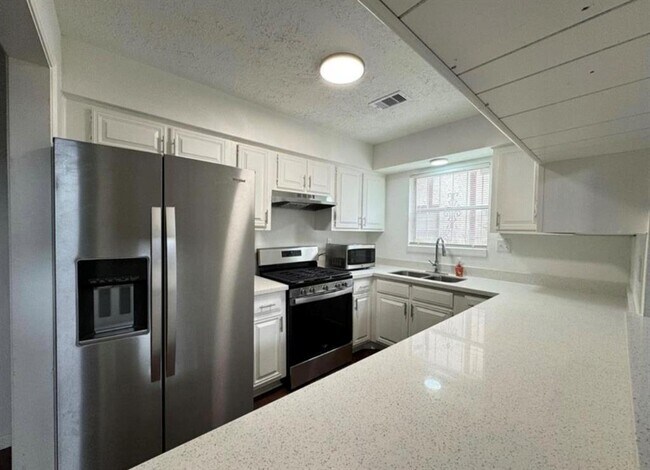 Foto del edificio - 12251 W Village Dr
