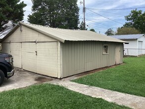 Building Photo - 702 Ansley St