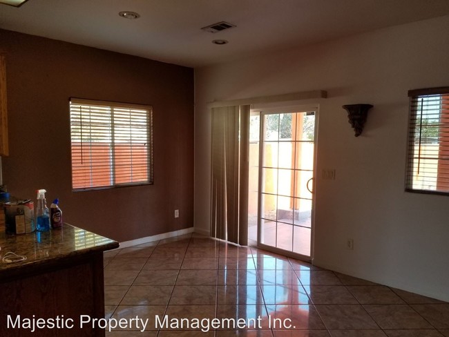 Building Photo - 3 br, 2 bath House - 2128 S. San Joaquin St.
