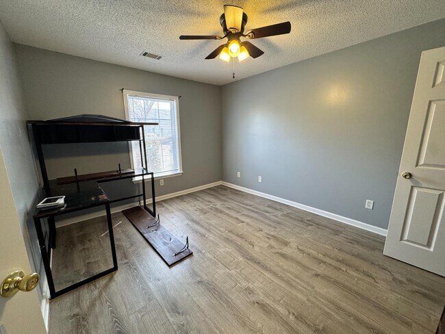 Building Photo - 2029 Caton Dr