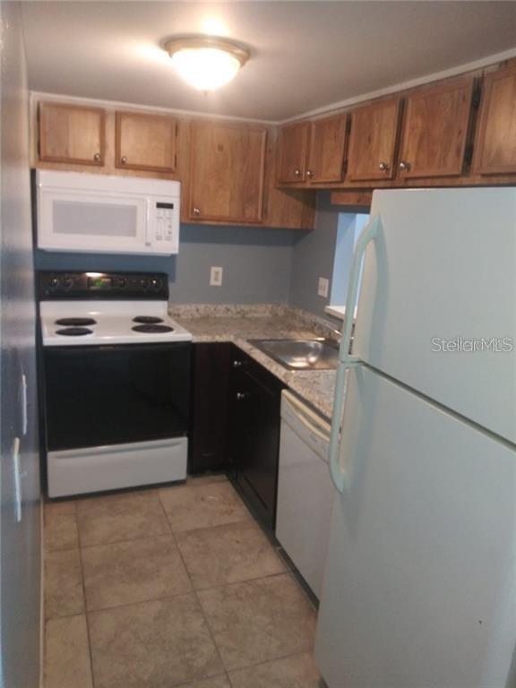 Building Photo - 7009 Waterside Dr