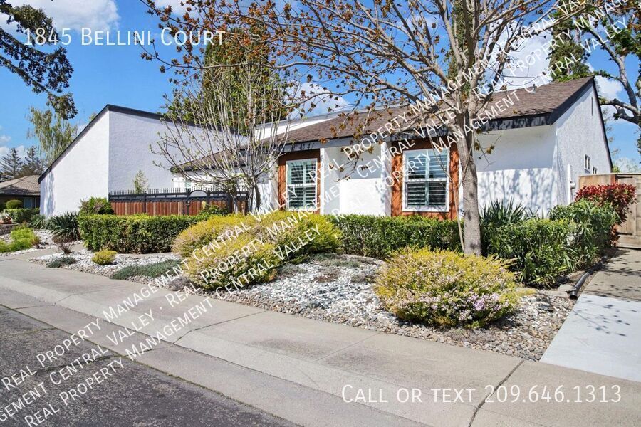 Foto principal - Stockton Beautiful 3-Bedroom, 2-Bath Home ...